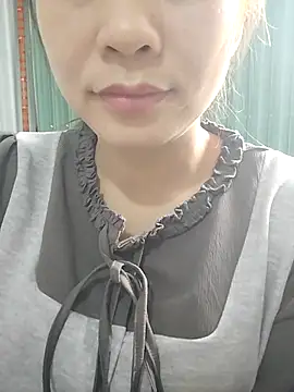 Girl Shy2000 online show from November 10, 2025, 2:32 am