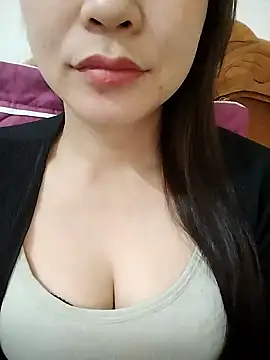 Girl Shy2000 online show from November 11, 2025, 5:07 am