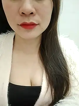 Girl Shy2000 online show from December 16, 2025, 4:12 pm