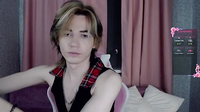 Snapshot of evan_reinhart chatting on October 15, 2025, 10:43 pm evan reinhart online show from October 15, 2025, 10:43 pm