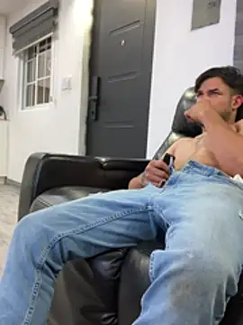Moisesjrtapia online show from May 19, 2026, 8:31 am
