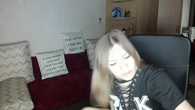 Tiffany Bates online show from January 14, 2026, 3:23 am