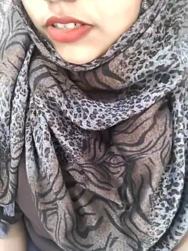 Miss Rose   online show from April 14, 2026, 5:57 am