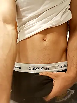 ruiiizz online show from April 20, 2026, 4:43 pm