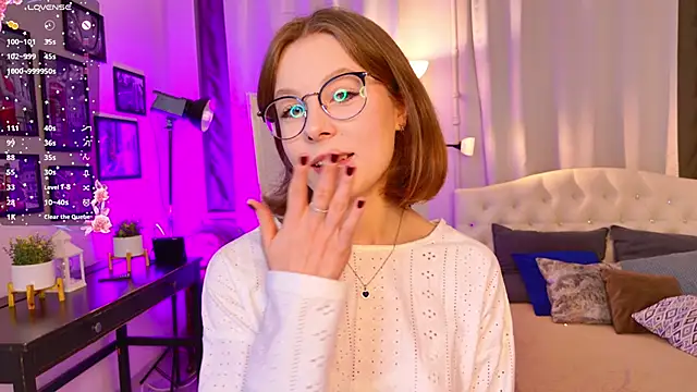 Snapshot of Bubblegum_Babe_ chatting on October 18, 2025, 8:09 pm Bubblegum Babe online show from October 18, 2025, 8:09 pm