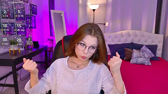 Snapshot of Bubblegum_Babe_ chatting on October 25, 2025, 8:03 pm Bubblegum Babe online show from October 25, 2025, 8:03 pm