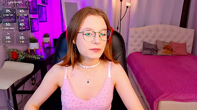 Snapshot of Bubblegum_Babe_ chatting on November 1, 2025, 8:11 pm Bubblegum Babe online show from November 1, 2025, 8:11 pm