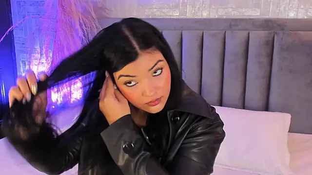 EmmaBlossom online show from November 23, 2025, 7:24 pm