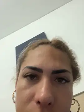 Snapshot of Naomi24herr chatting on September 27, 2025, 1:43 am Naomi24herr online show from September 27, 2025, 1:43 am