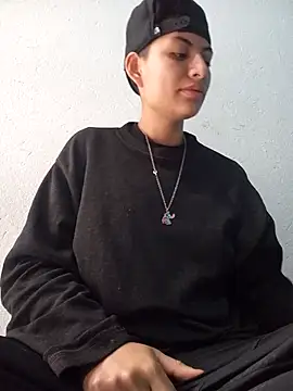 Snapshot of Owen_tomboy chatting on October 18, 2025, 3:13 pm Owen tomboy online show from October 18, 2025, 3:13 pm