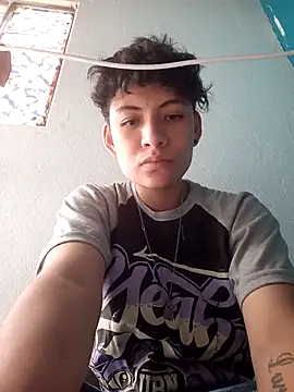 Snapshot of Owen_tomboy chatting on October 24, 2025, 6:59 pm Owen tomboy online show from October 24, 2025, 6:59 pm