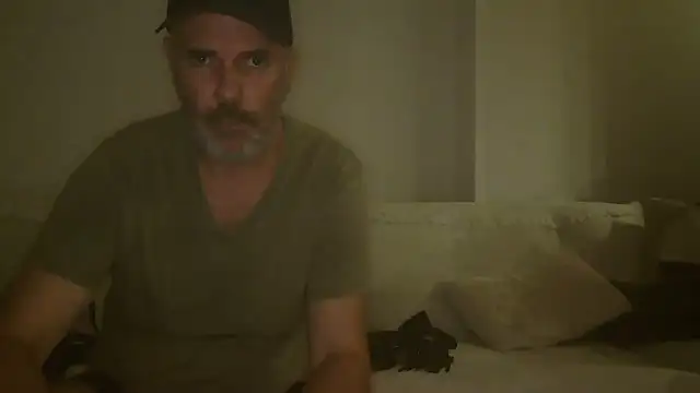 Snapshot of Young_Arab_and_Gay_Daddy chatting on October 13, 2025, 5:13 pm Young Arab and Gay Daddy online show from October 13, 2025, 5:13 pm