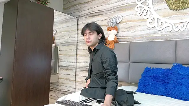 Lovers 21 online show from June 3, 2026, 4:15 am