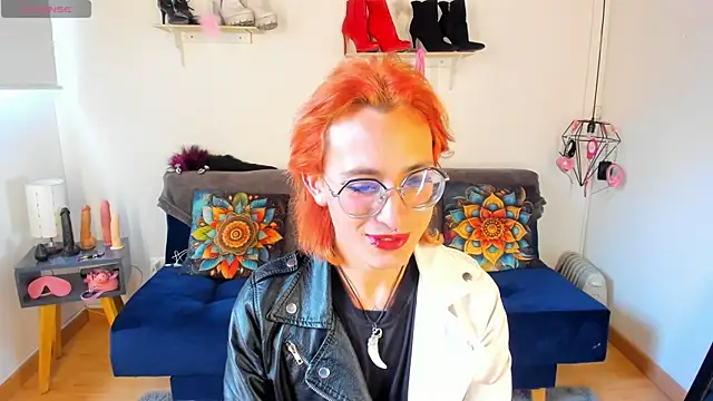 Snapshot of Moon_Fox chatting on November 2, 2025, 8:22 pm Moon Fox online show from November 2, 2025, 8:22 pm