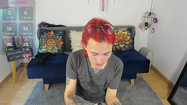 Snapshot of Moon_Fox chatting on November 9, 2025, 5:00 pm Moon Fox online show from November 9, 2025, 5:00 pm