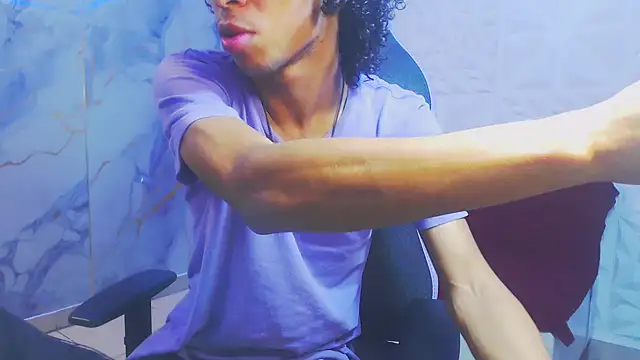 Snapshot of xion_ez chatting on February 3, 2026, 8:47 pm xion ez online show from February 3, 2026, 8:47 pm