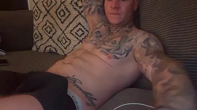 Snapshot of TeasySam chatting on October 13, 2025, 11:27 pm TeasySam online show from October 13, 2025, 11:27 pm