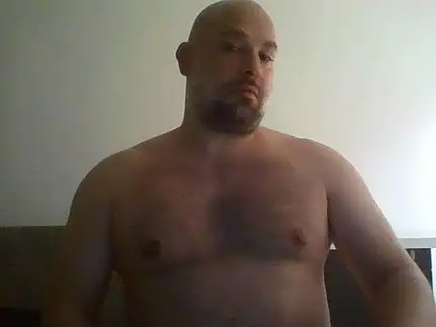 Snapshot of CristalDad chatting on October 27, 2025, 12:15 am CristalDad online show from October 27, 2025, 12:15 am