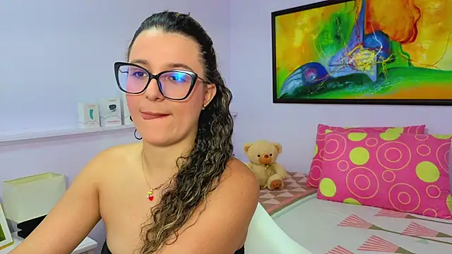 katiaa lovv online show from April 18, 2026, 7:51 pm