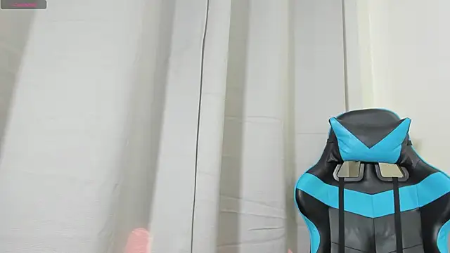 Snapshot of violett__rousee chatting on October 9, 2025, 2:26 pm violett rousee online show from October 9, 2025, 2:26 pm