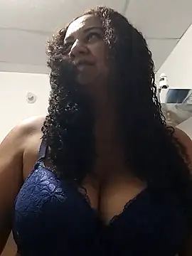 Snapshot of MEYBELLATINA chatting on September 27, 2025, 9:20 pm MEYBELLATINA online show from September 27, 2025, 9:20 pm