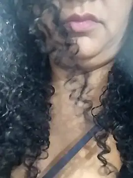 MEYBELLATINA online show from February 16, 2026, 9:11 pm