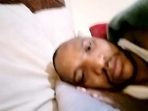 Snapshot of Juicylava2 chatting on September 30, 2025, 12:15 am Juicylava2 online show from September 30, 2025, 12:15 am