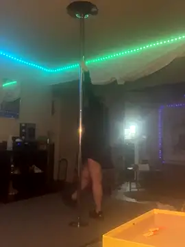 Snapshot of BuzzBunni69 chatting on October 6, 2025, 3:48 am BuzzBunni69 online show from October 6, 2025, 3:48 am