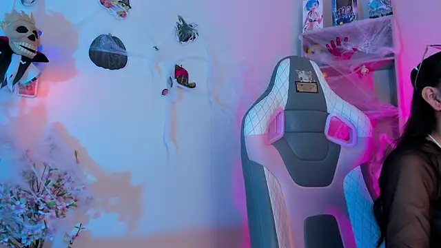 Snapshot of Zoe_Skyler chatting on October 28, 2025, 3:58 pm Zoe Skyler online show from October 28, 2025, 3:58 pm