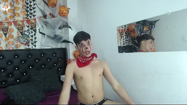 Snapshot of Aaron_Foxxx chatting on October 16, 2025, 10:55 pm Aaron Foxxx online show from October 16, 2025, 10:55 pm