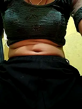 misskomal97 online show from September 25, 2025, 10:52 am