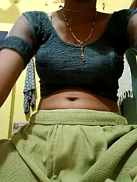 misskomal97 online show from October 17, 2025, 11:13 am