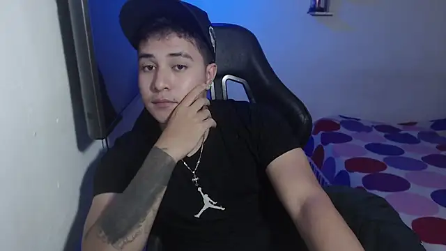 Snapshot of loki32men chatting on October 16, 2025, 4:24 am loki32men online show from October 16, 2025, 4:24 am