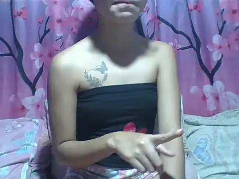 SweetPussie18x online show from March 1, 2026, 2:46 am