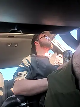 Snapshot of bear8t chatting on October 30, 2025, 10:54 pm bear8t online show from October 30, 2025, 10:54 pm