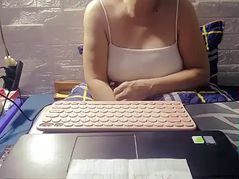 Snapshot of hyhy_99 chatting on October 30, 2025, 2:24 am hyhy 99 online show from October 30, 2025, 2:24 am