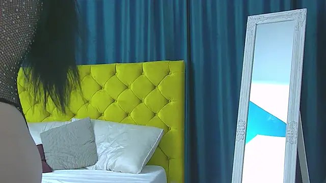 RubyHills online show from December 5, 2025, 5:05 am