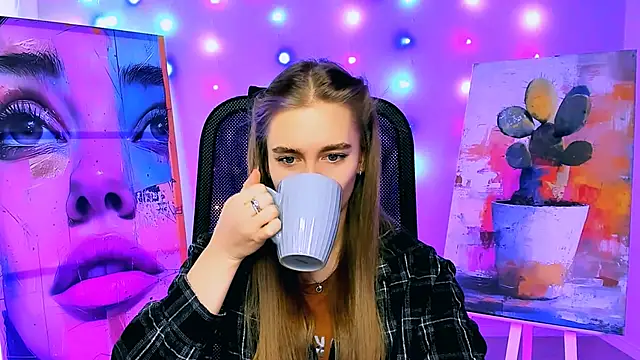 JuneWoods online show from February 11, 2026, 7:02 am