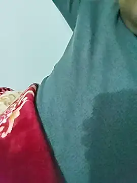 Snapshot of desiyouth94 chatting on December 5, 2025, 1:09 pm desiyouth94 online show from December 5, 2025, 1:09 pm