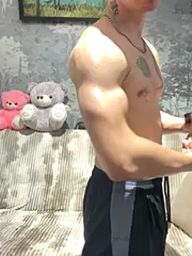 Snapshot of KirilStella chatting on October 17, 2025, 12:41 pm KirilStella online show from October 17, 2025, 12:41 pm