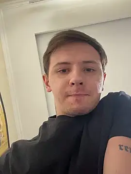 Snapshot of KirilStella chatting on October 21, 2025, 8:04 am KirilStella online show from October 21, 2025, 8:04 am