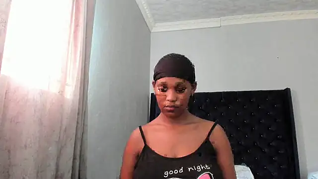 Snapshot of ConnieSmall24 chatting on July 12, 2026, 1:35 pm ConnieSmall24 online show from July 12, 2026, 1:35 pm