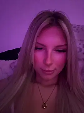 blondeeee online show from April 9, 2026, 4:23 pm