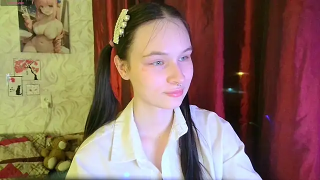 LolaVibe online show from November 12, 2025, 7:13 pm