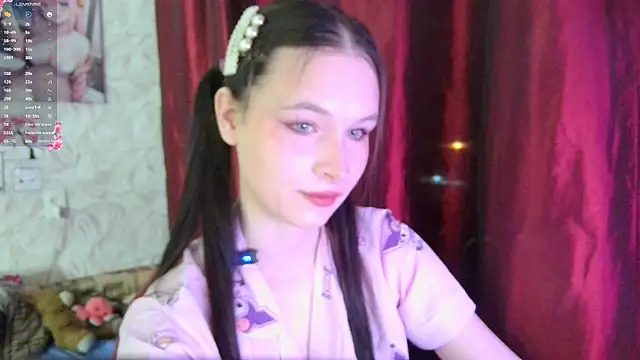 LolaVibe online show from November 13, 2025, 7:02 pm