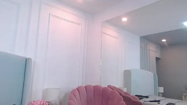 Snapshot of ChantalGarner chatting on October 24, 2025, 12:56 pm ChantalGarner online show from October 24, 2025, 12:56 pm