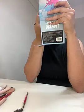 Snapshot of theladymonserrateshow chatting on November 17, 2025, 12:00 pm theladymonserrateshow online show from November 17, 2025, 12:00 pm