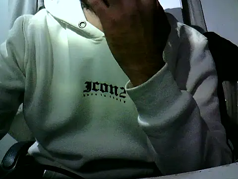 Snapshot of krerem chatting on December 18, 2025, 5:30 pm krerem online show from December 18, 2025, 5:30 pm