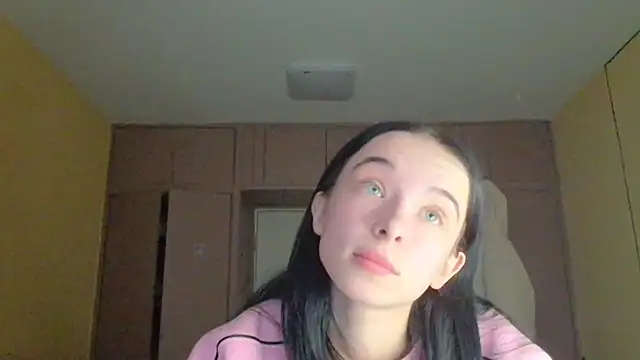 Emilia Light online show from December 3, 2025, 8:56 am