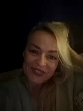 Snapshot of demidelightfulxx chatting on October 25, 2025, 8:03 pm demidelightfulxx online show from October 25, 2025, 8:03 pm